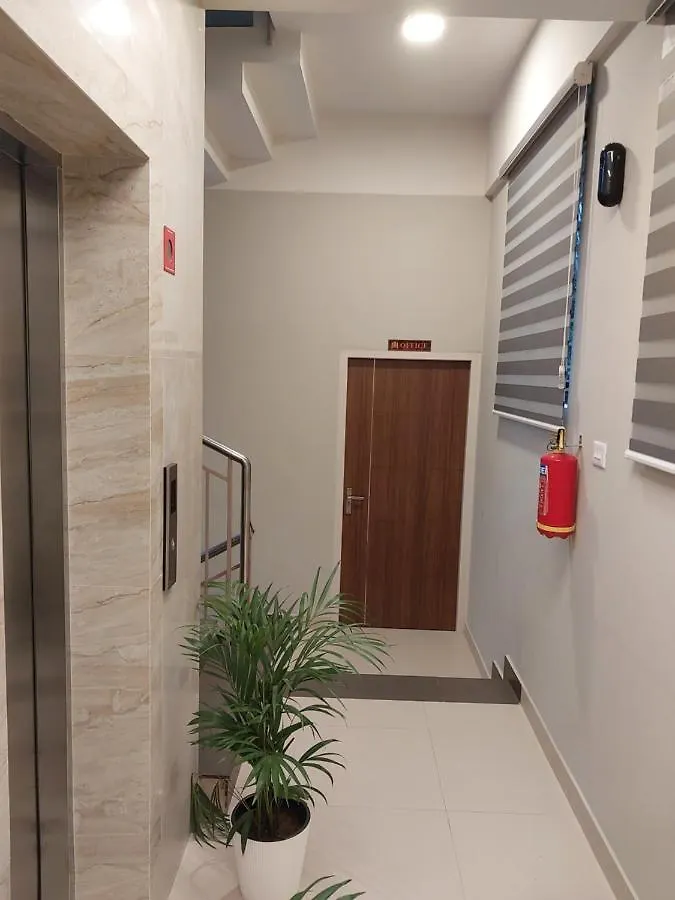 Hotel Mannat Residence Тривандрум 0*,  Индия